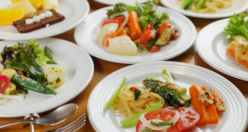 ソムリエと巡る!! 空知の「ワイン&日本酒」蔵めぐりと人気のファームレストランでランチビュッフェ