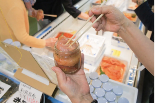 白老ナチュの森にてアロマミストづくりとスキンケアセミナー・虎杖浜でたらこ詰め放題！