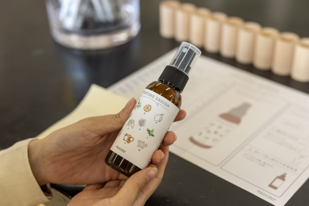 白老ナチュの森にてアロマミストづくりとスキンケアセミナー・虎杖浜でたらこ詰め放題！