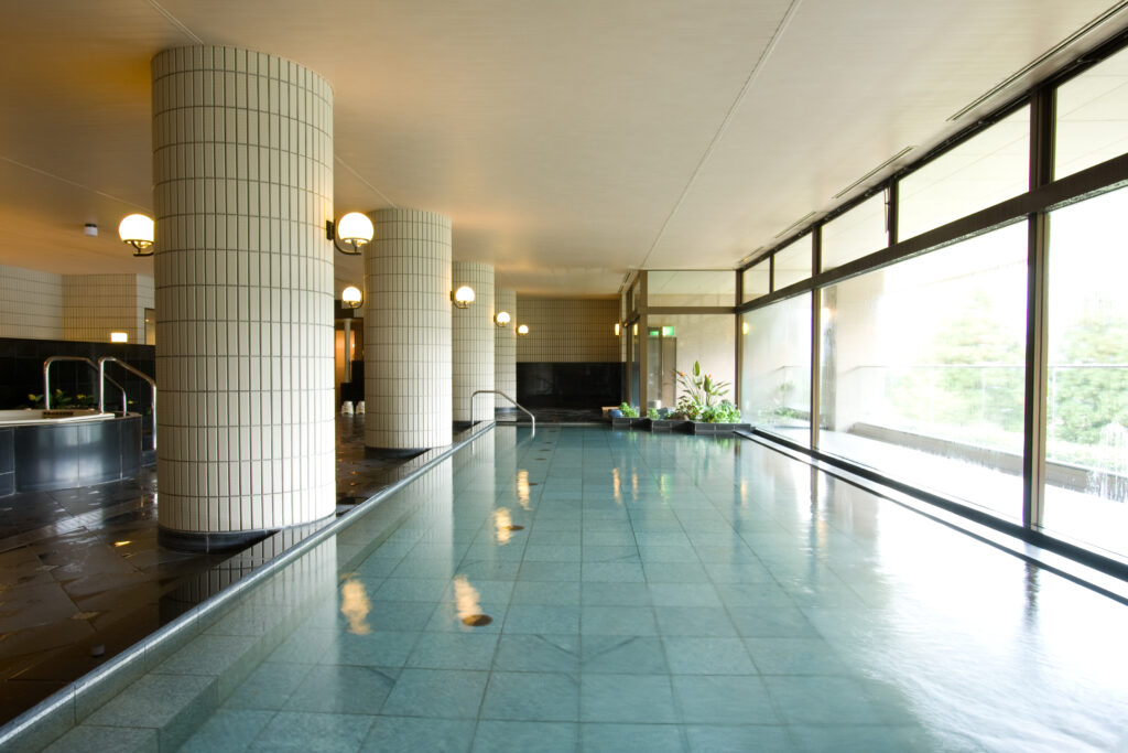 新潟満喫の旅！越後湯沢温泉に宿泊！いちご【越後姫】収穫体験・新発田城の桜・新潟市水族館