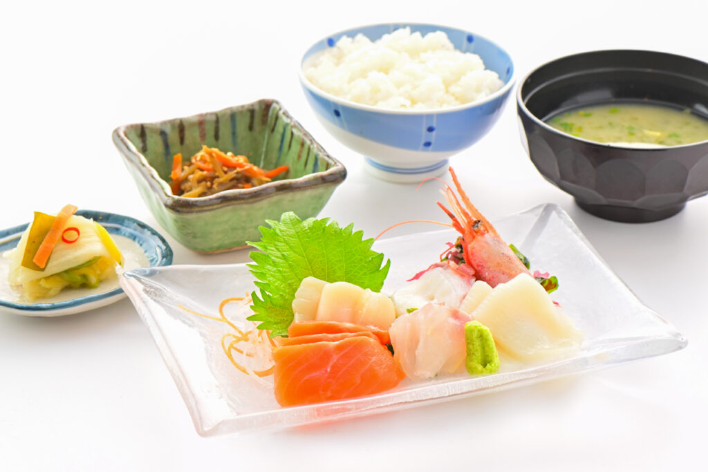 小樽の桜名所めぐりと船上ランチ