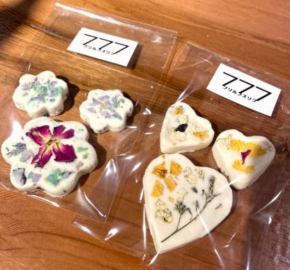 札幌芸術の森美術館の藤田嗣治特別展！定山渓万世閣ホテルミリオーネでランチブッフェ・温泉入浴！心の里埜のてらすにてこねこね温泉石鹸作り体験！