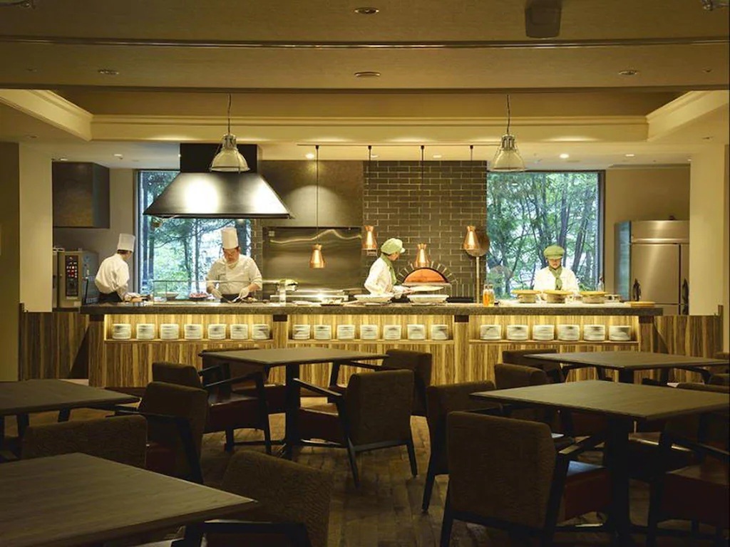 札幌芸術の森美術館の藤田嗣治特別展！定山渓万世閣ホテルミリオーネでランチブッフェ・温泉入浴！心の里埜のてらすにてこねこね温泉石鹸作り体験！