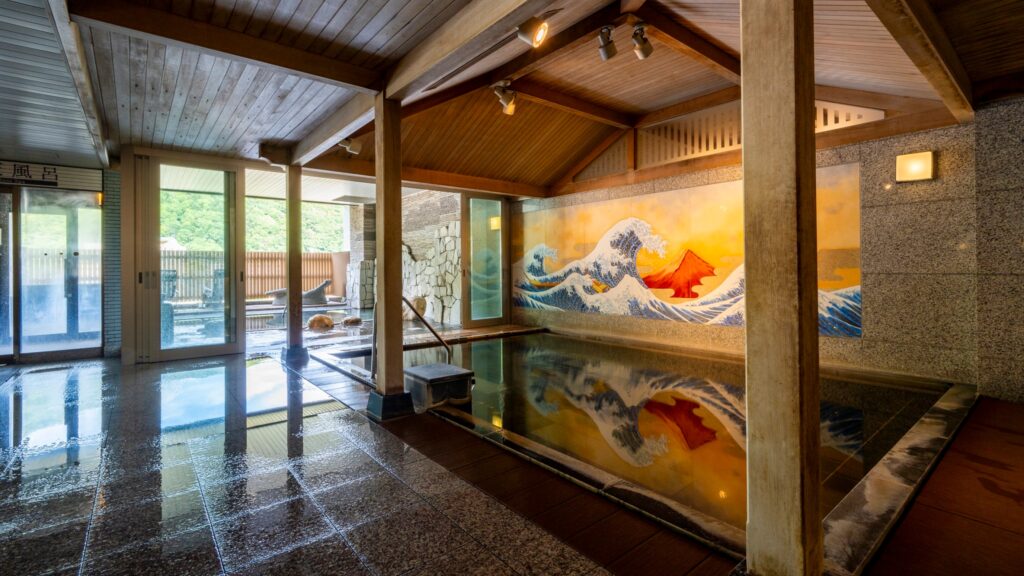 札幌芸術の森美術館の藤田嗣治特別展！定山渓万世閣ホテルミリオーネでランチブッフェ・温泉入浴！心の里埜のてらすにてこねこね温泉石鹸作り体験！