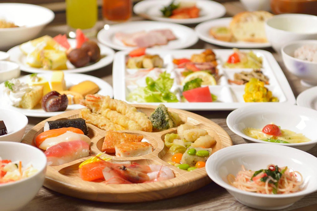 札幌芸術の森美術館の藤田嗣治特別展！定山渓万世閣ホテルミリオーネでランチブッフェ・温泉入浴！心の里埜のてらすにてこねこね温泉石鹸作り体験！